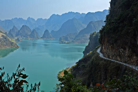 凌云县浩坤湖:凌云仙境在何处?遥指深山浩坤湖